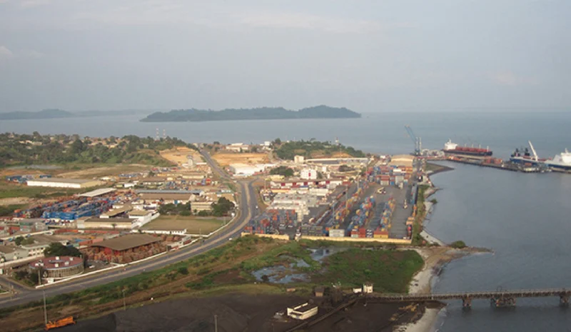 United's Numbers Game: Why Their Profit 'Beat' is a Total Head-Fake